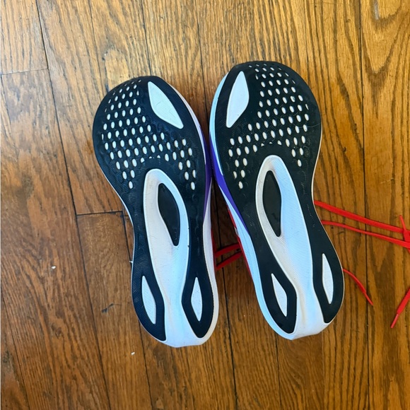 ASICS Magic Speed 4 - Picture 3 of 6